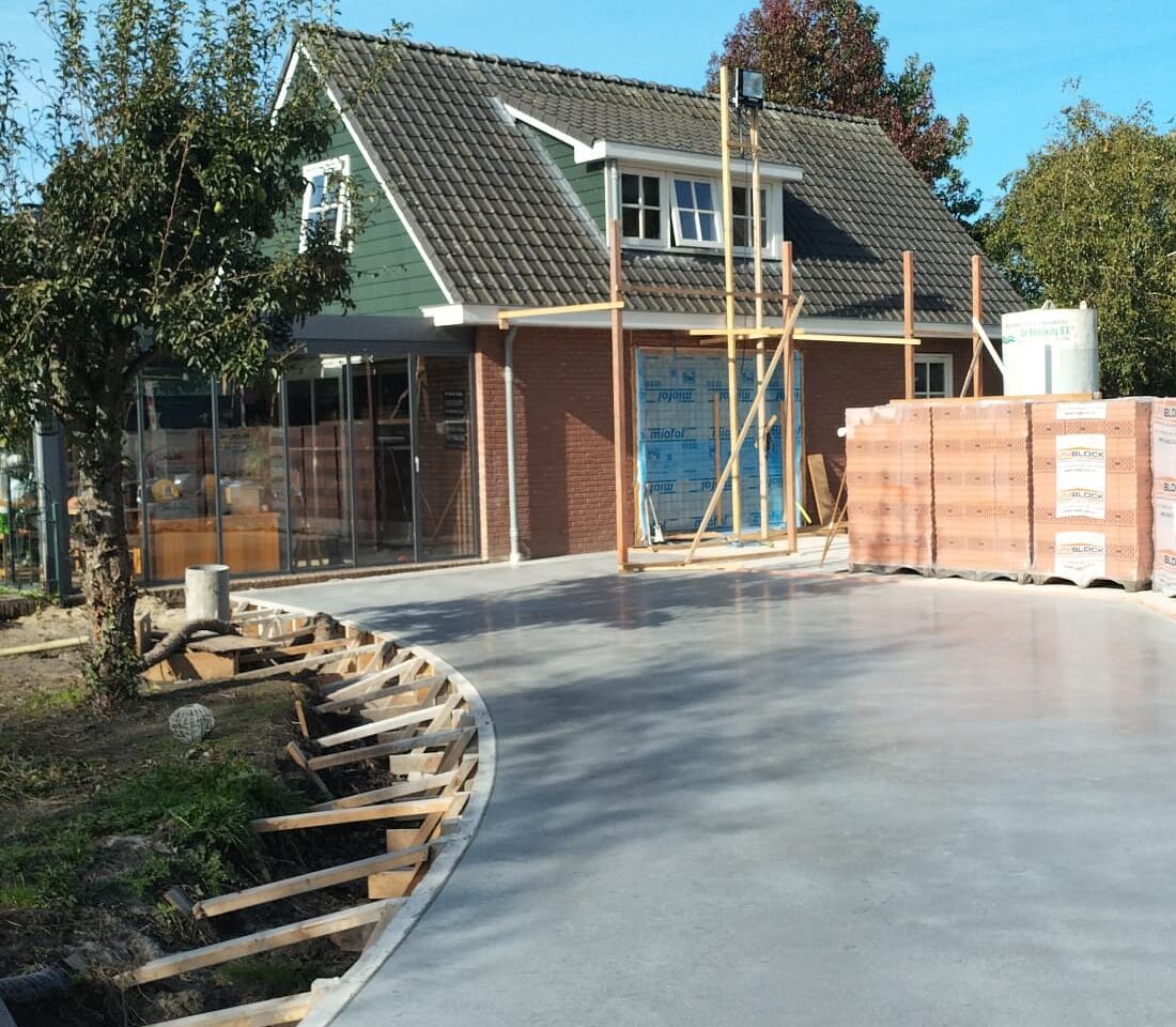 woonbeton-gevlinderd-terras-Uithoorn